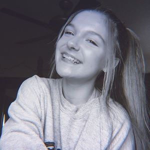 Meet your Posher, Olivia